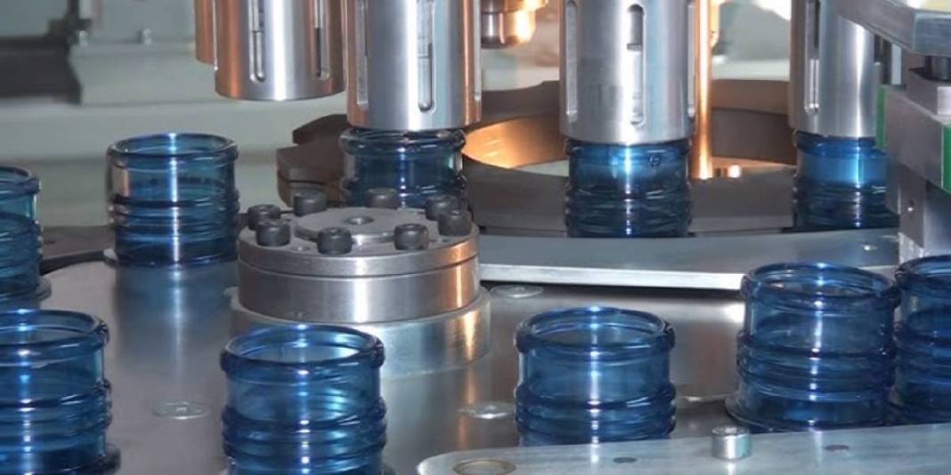 Neden 20 litre olmadığını öğrendik, peki kulp neden yok? İşte damacana tasarımının ardındaki gerekçe... 4